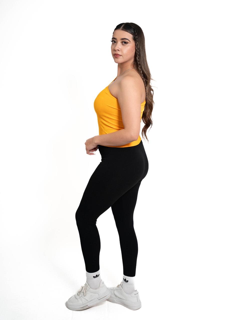 Conjunto deportivo leggins y blusa