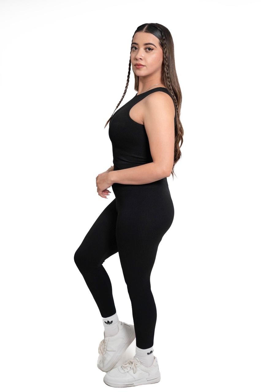 Conjunto deportivo de moda blusa y leggins